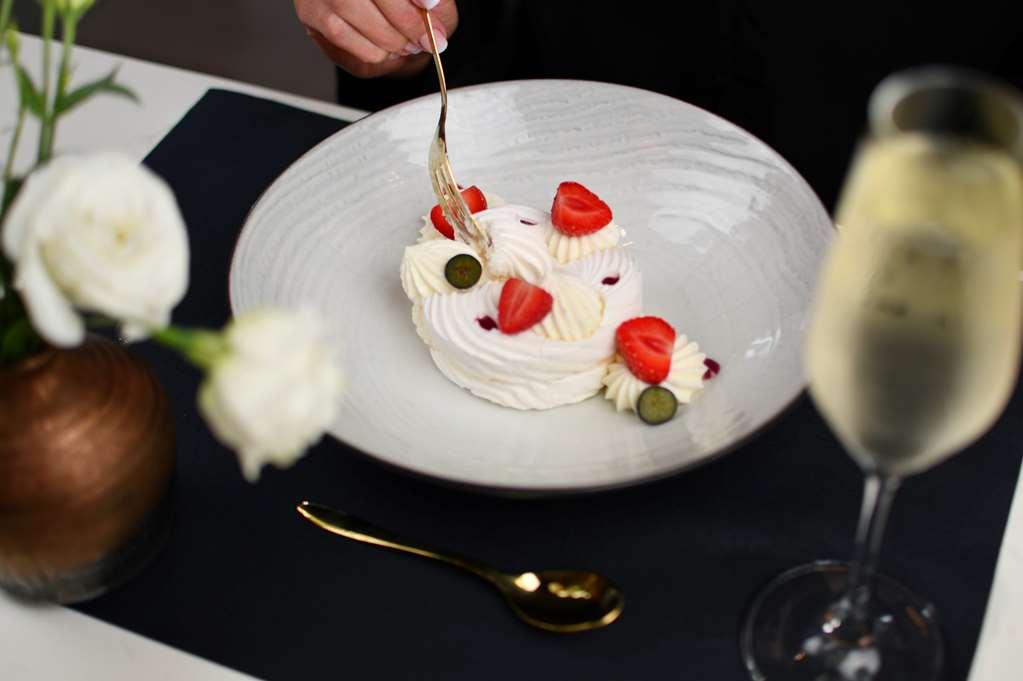 Radisson Blu Hotel. 소포트 레스토랑 사진