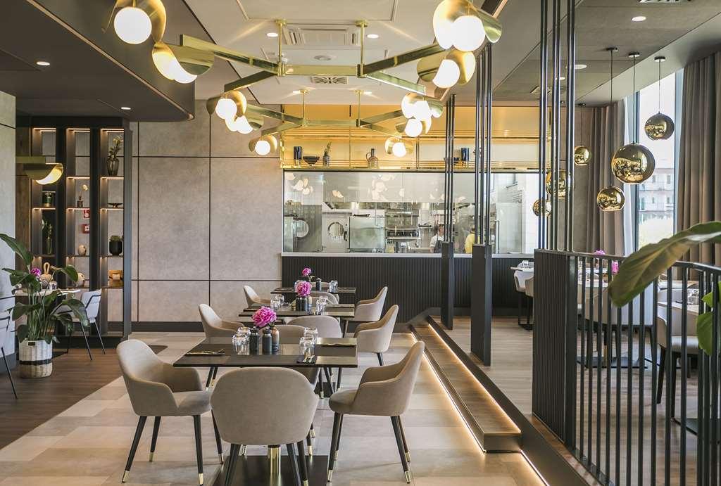 Radisson Blu Hotel. 소포트 레스토랑 사진